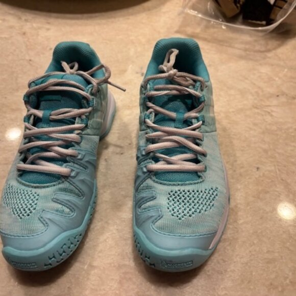 Babolat Court shoes - EUC - almost new - Picture 2 of 3